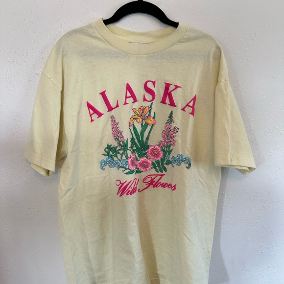 Yellow Alaska Graphic T-Shirt - Picture 1 of 4